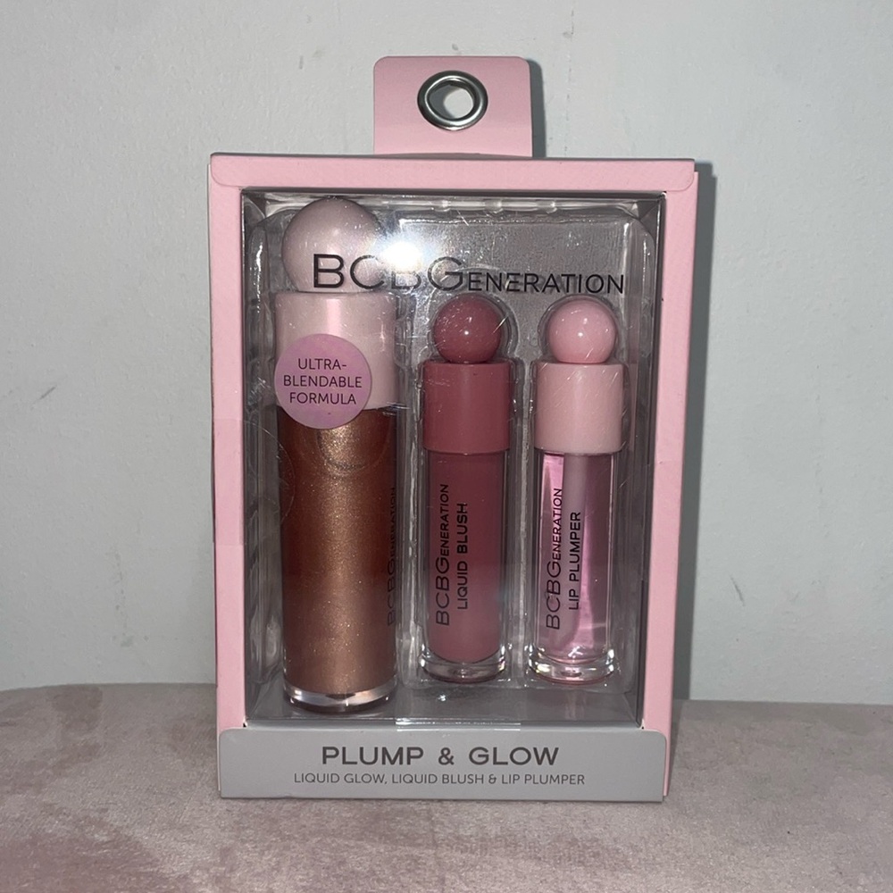 BCBGeneration Plump & Glow
